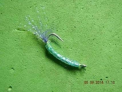 Муха на корюшку УФ